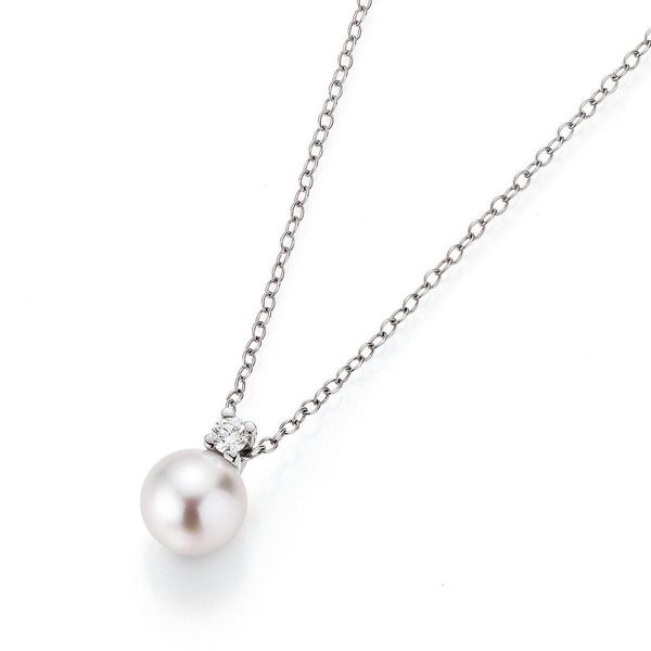 Hvitt gull halssmykke med 8-8,5mm akoyaperle og diamant